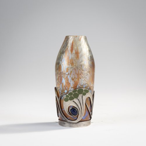 Small 'Phänomen' vase with foot by G.A. Scheid, Vienna, 1901