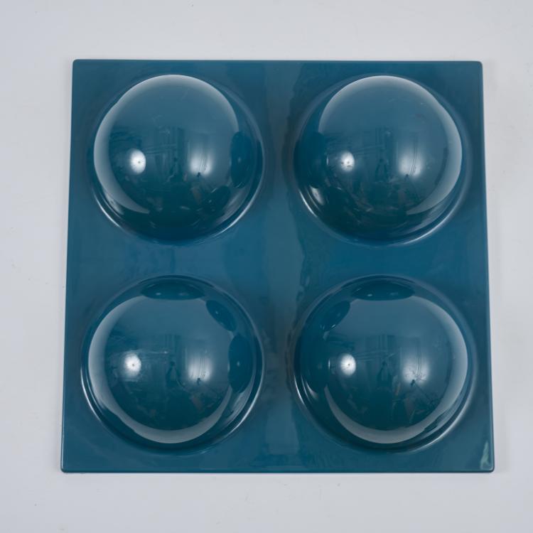 Bild 1 zu Objekt, Vier Wandappliken f&uuml;r die 'Visiona II', 1969/70, Verner Panton, Horlacher, Schweiz (zugeschrieben/attr.), 172A 174