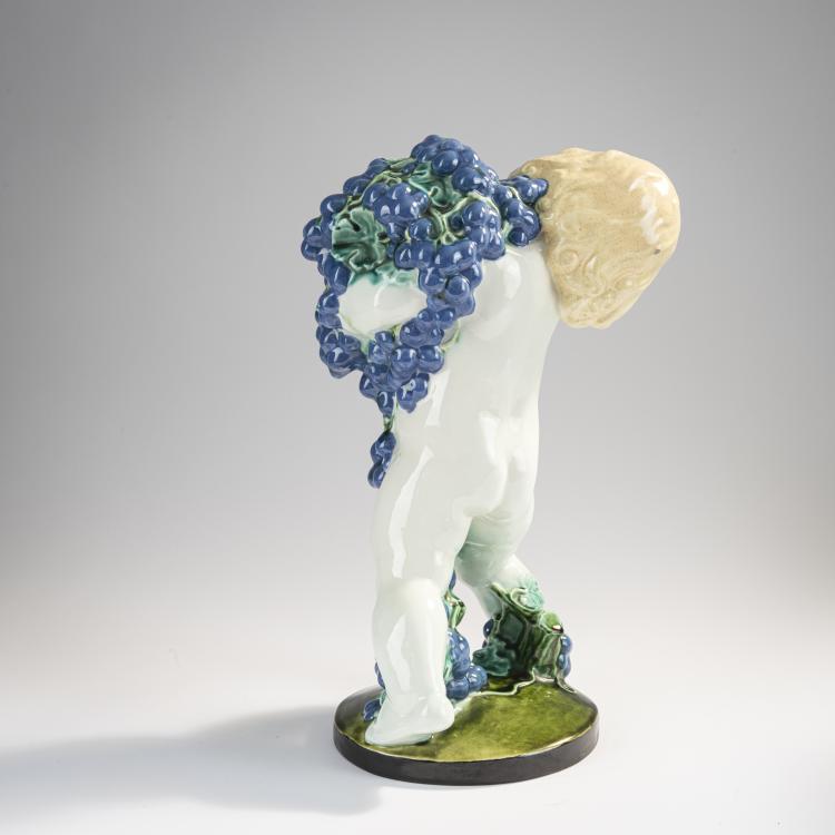 Bild 2 zu Objekt, 'Putto with grapes (autumn)', c. 1907, Michael Powolny, Wiener Keramik, 171B 389