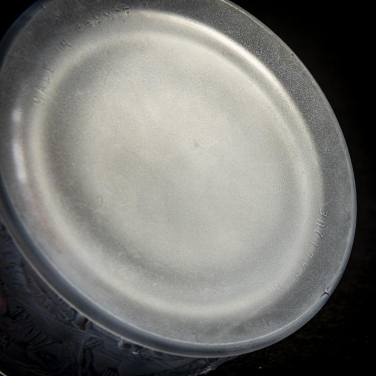 Bild 3 zu Objekt, Dose 'Figurines et Voiles', 1929, Ren&eacute; Lalique, Lalique, Ren&eacute;, Wingen-sur-Moder, 171A 158