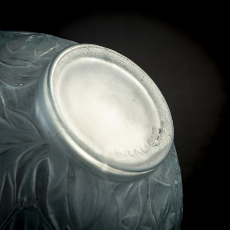 Bild 2 zu Objekt, Vase 'Gui', 1920, Ren&eacute; Lalique, Lalique, Ren&eacute;, Combs-la-Ville/Wingen-sur-Moder, 171A 132