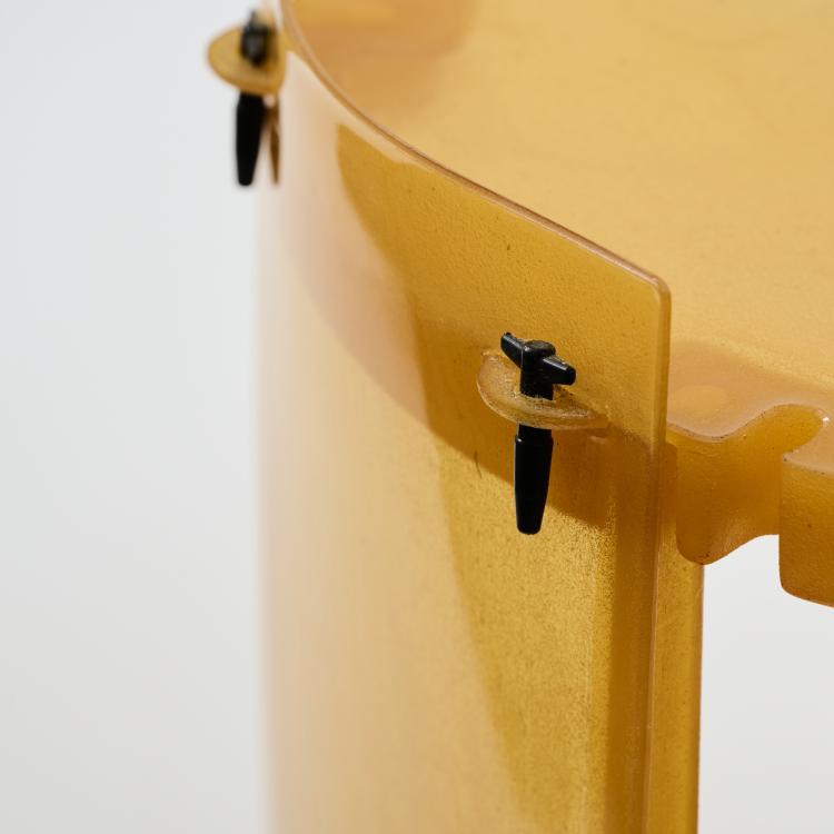 Bild 2 zu Objekt, Stapeltisch 'Nobody's Round' aus der Serie 'Nobody's Perfect', 2003, Gaetano Pesce, Zerodisegno, San Giuliano Vecchio, 172A 129