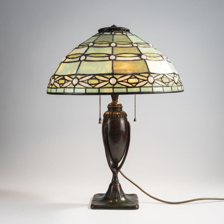 Bild 1 zu Objekt, Tischleuchte 'Jeweled Blossom', um 1907, Louis C. Tiffany, Tiffany Studios, New York, 171A 265