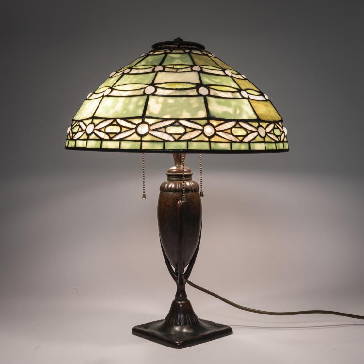 Bild 2 zu Objekt, Tischleuchte 'Jeweled Blossom', um 1907, Louis C. Tiffany, Tiffany Studios, New York, 171A 265