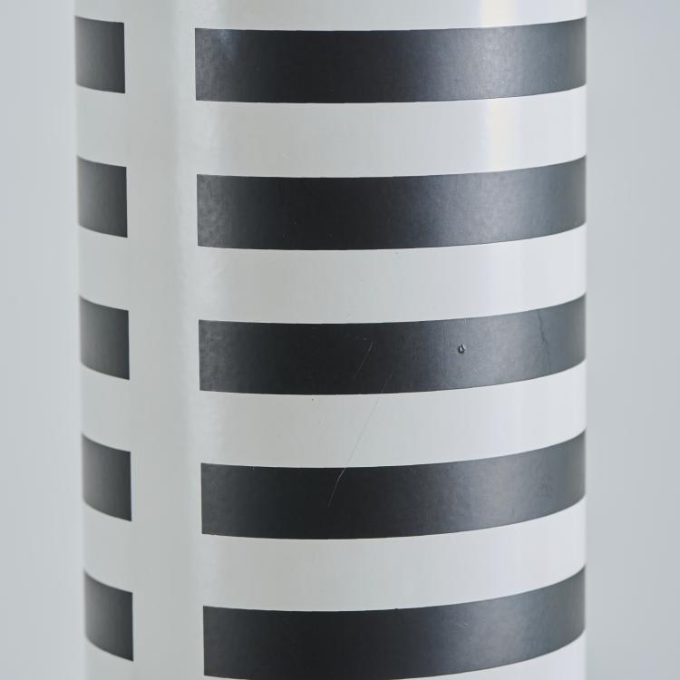 Bild 3 zu Objekt, Two 'Shogun' floor lights, 1986, Mario Botta, Artemide, Mailand, 172A 121