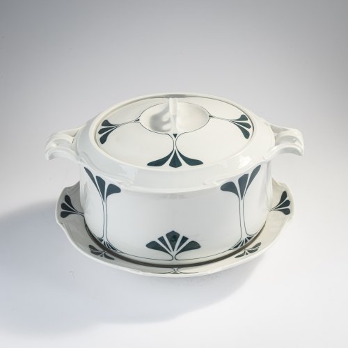 Lidded tureen with plate 'Curvy Form' - Agnes', 1903