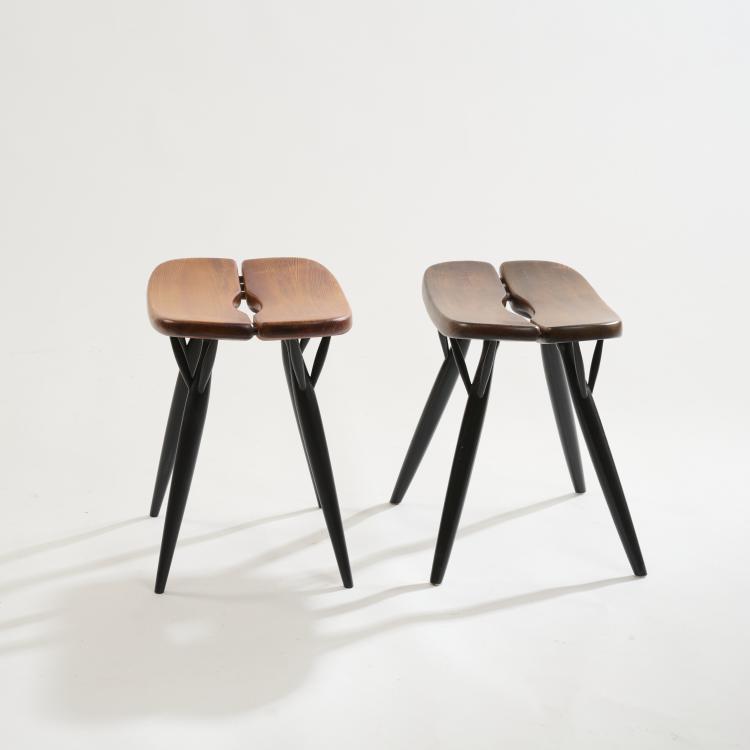Bild 1 zu Objekt, Two 'Pirkka' stools, 1955, Ilmari Tapiovaara, Laukaan Puu Ltd., Helsinki; Asko Oy, Helsinki, 172B 344