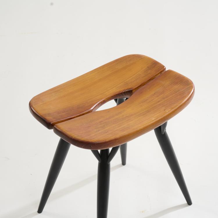 Bild 3 zu Objekt, Two 'Pirkka' stools, 1955, Ilmari Tapiovaara, Laukaan Puu Ltd., Helsinki; Asko Oy, Helsinki, 172B 344