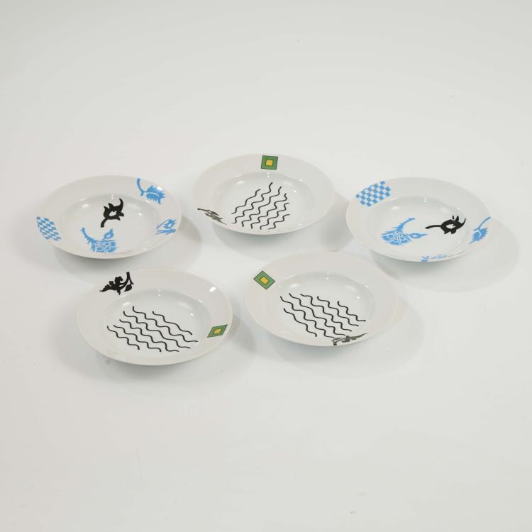 Bild 1 zu Objekt, Zwei Suppenteller 'Renaissance', 1986 und drei Suppenteller 'Medici', um 1985, Ettore Sottsass, Swid Powell, New York, 173A 83