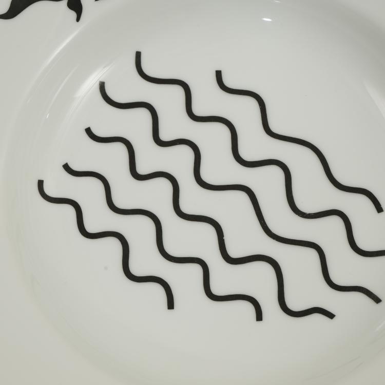 Bild 3 zu Objekt, Zwei Suppenteller 'Renaissance', 1986 und drei Suppenteller 'Medici', um 1985, Ettore Sottsass, Swid Powell, New York, 173A 83