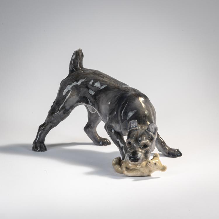 Hauptbild zu Objekt, Schnauzer mit Teddy, 1915-47, Lotte Lindahl, Bing & Gr&oslash;ndahl, Kopenhagen, 171B 352