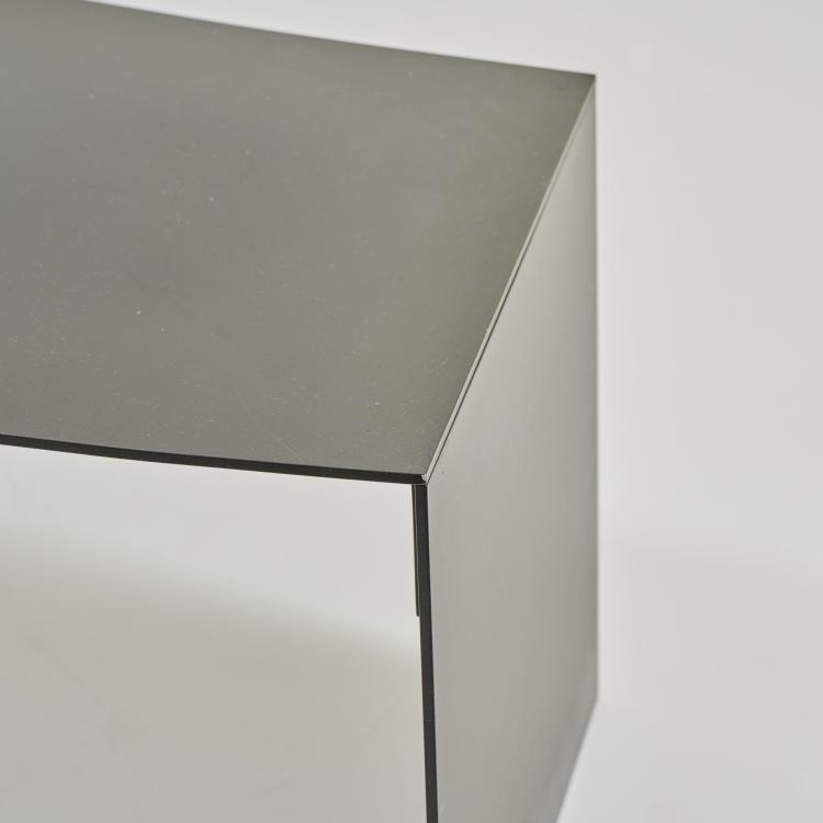 Bild 4 zu Objekt, Beistelltisch / Bank 'Agathe', 1980er Jahre, Gilles Derain, Lumen Center, Mailand, 172A 215