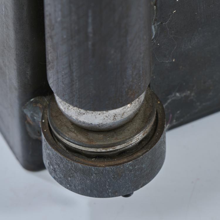 Bild 7 zu Objekt, 'Chest of drawers' / 'Water lily cabinet', 1987, Wolfgang Laubersheimer, Pentagon, K&ouml;ln, 172A 196