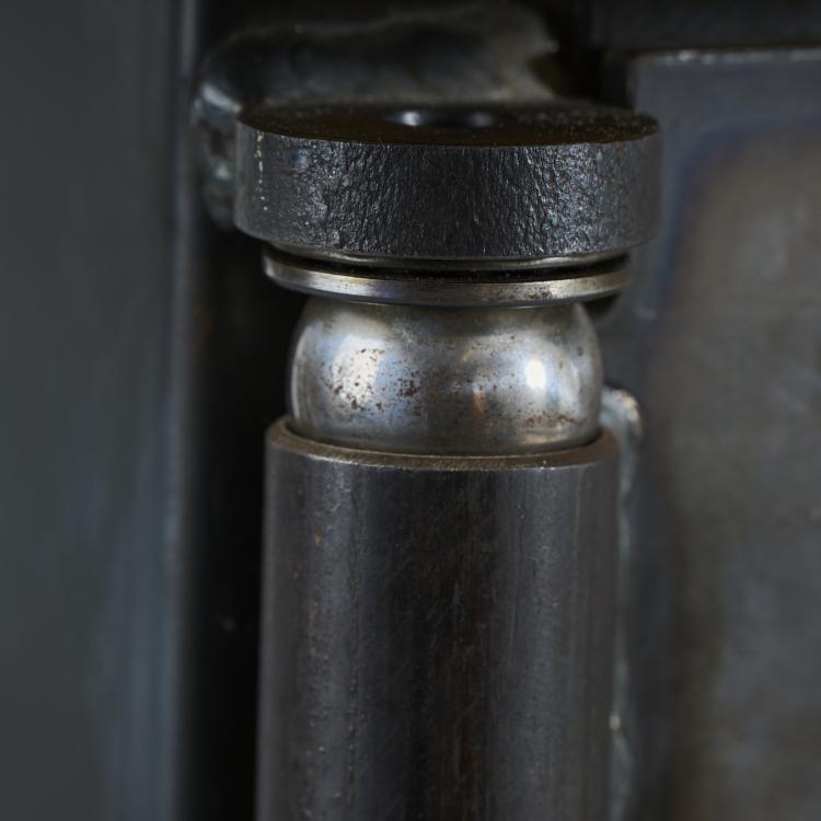 Bild 8 zu Objekt, 'Chest of drawers' / 'Water lily cabinet', 1987, Wolfgang Laubersheimer, Pentagon, K&ouml;ln, 172A 196