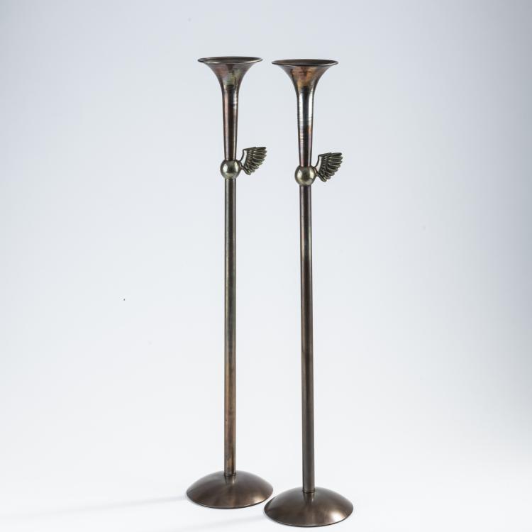 Bild 2 zu Objekt, Zwei Standkerzenleuchter 'Herald', 1995, Mark Brazier-Jones, Brazier-Jones, Mark, Buckland, Buntingford, 172A 185