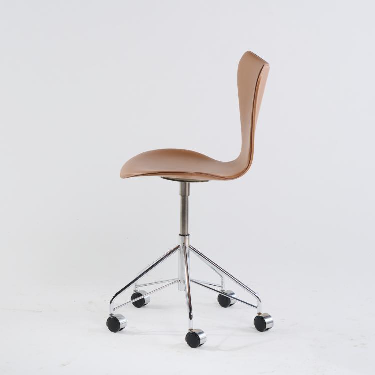 Bild 4 zu Objekt, Arbeitsstuhl '3117', 1955, Arne Jacobsen, Hansen, Fritz, Kopenhagen, 173B 452