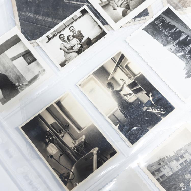 Bild 1 zu Objekt, Konvolut von 14 Objekten Bauhaus, Zeitungsartikel zur Er&ouml;ffnung Dessau und Postkarten/Privatfotos, um 1926-34, Bauhaus Dessau, 173B 438