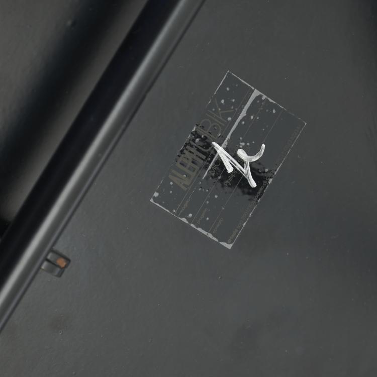 Bild 3 zu Objekt, Chair/side table 'Mickville', 1985, Philippe Starck, Driade Aleph, Mailand, 172A 62