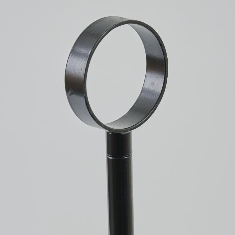 Bild 4 zu Objekt, Chair/side table 'Mickville', 1985, Philippe Starck, Driade Aleph, Mailand, 172A 62