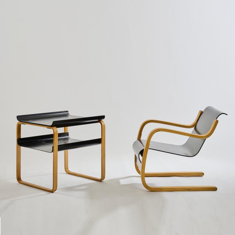 Hauptbild zu Objekt, Armlehnstuhl '42' und Beistelltisch '915', 1933, Alvar Aalto, Huonekalu-ja Rakennusty&ouml;tehdas Oy, Turku, 172B 242