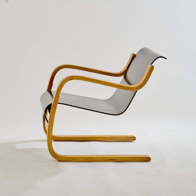 Bild 1 zu Objekt, Armlehnstuhl '42' und Beistelltisch '915', 1933, Alvar Aalto, Huonekalu-ja Rakennusty&ouml;tehdas Oy, Turku, 172B 242