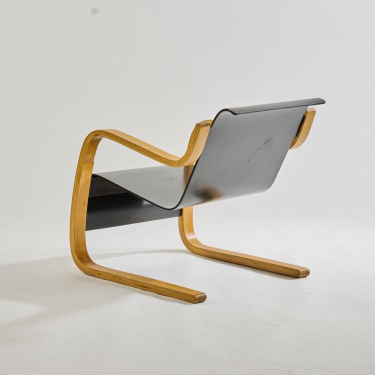 Bild 2 zu Objekt, Armlehnstuhl '42' und Beistelltisch '915', 1933, Alvar Aalto, Huonekalu-ja Rakennusty&ouml;tehdas Oy, Turku, 172B 242