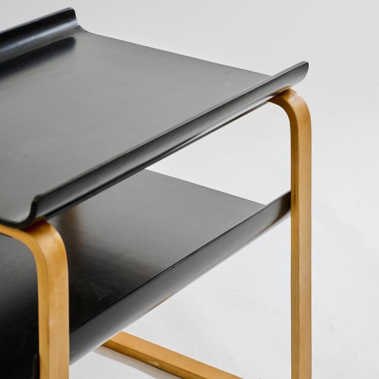 Bild 6 zu Objekt, Armlehnstuhl '42' und Beistelltisch '915', 1933, Alvar Aalto, Huonekalu-ja Rakennusty&ouml;tehdas Oy, Turku, 172B 242