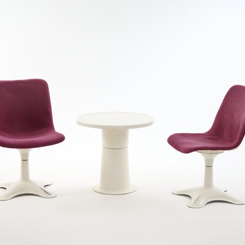 Zwei Stühle '415' mit Beistelltisch 'Saturnus', 1960er Jahre