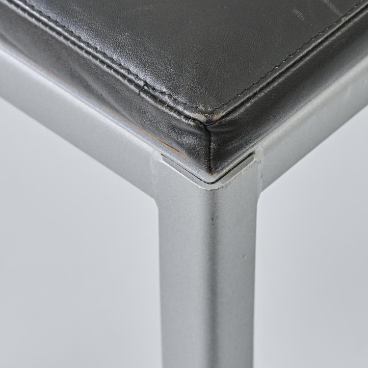 Bild 4 zu Objekt, Stuhl 'Hamlet Machine', Variante, um 1987, Robert Wilson, XO, Boissy Saint-Leg&eacute;r, 172A 214