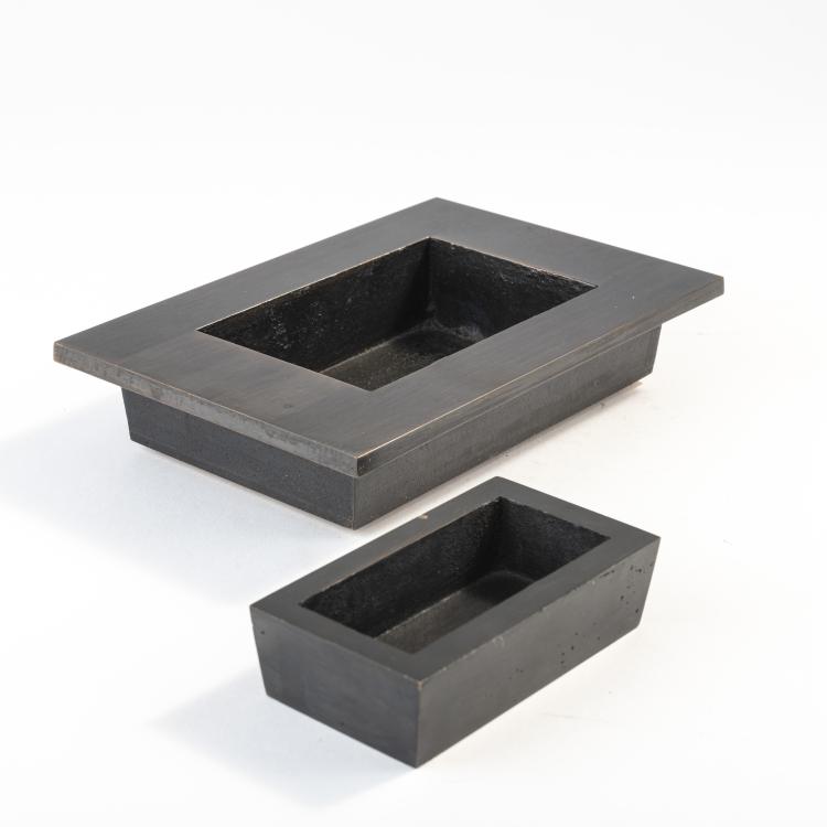 Bild 1 zu Objekt, Zwei Aschenschalen, 2000er Jahre, Christian Liaigre, Schmitt, Eric, Paris (zugeschrieben / attr.), 172A 204