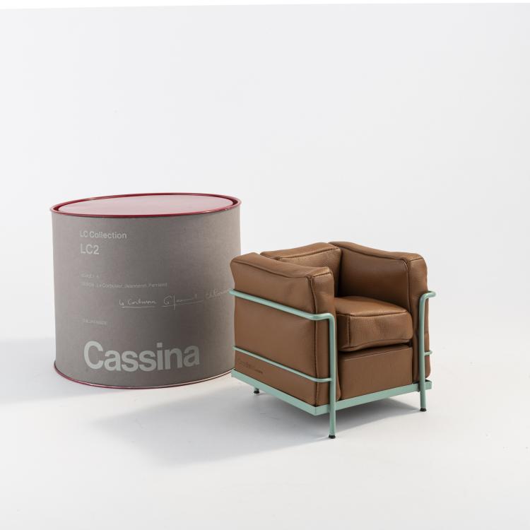 Hauptbild zu Objekt, Miniaturmodelle 'LC 2' und 'LC 1', 1928/65, Pierre Jeanneret,Charlotte Perriand,Le Corbusier Charles-&Eacute;douard Jeanneret-Gris, Cassina, Mailand, 173B 417