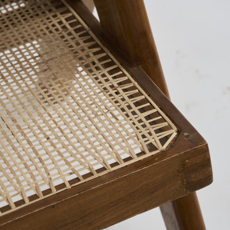 Bild 9 zu Objekt, Two armchairs 'Chandigarh' - 'PJ-SI-29-A', 1955/56, Pierre Jeanneret,Le Corbusier Charles-&Eacute;douard Jeanneret-Gris, Chandigarh, Indien, 172A 54