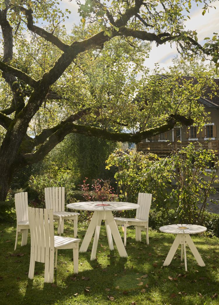 Bild 1 zu Objekt, Vier Gartenst&uuml;hle '310' und zwei Tische '330' 'Sunflower', 1938/39, Aino Aalto, Jalo-Set Ky, Noormarkku, 172B 252