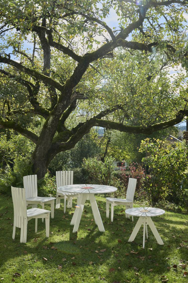 Bild 8 zu Objekt, Vier Gartenst&uuml;hle '310' und zwei Tische '330' 'Sunflower', 1938/39, Aino Aalto, Jalo-Set Ky, Noormarkku, 172B 252