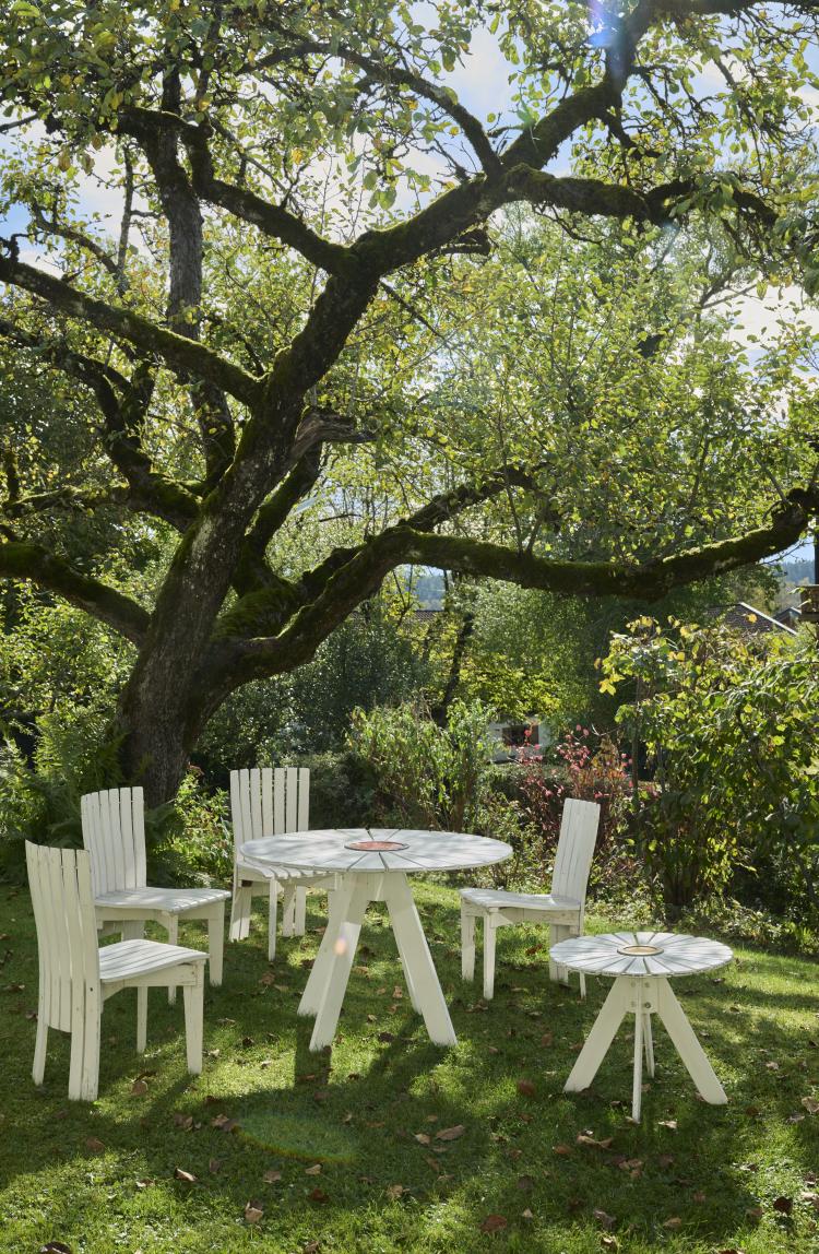 Bild 10 zu Objekt, Vier Gartenst&uuml;hle '310' und zwei Tische '330' 'Sunflower', 1938/39, Aino Aalto, Jalo-Set Ky, Noormarkku, 172B 252