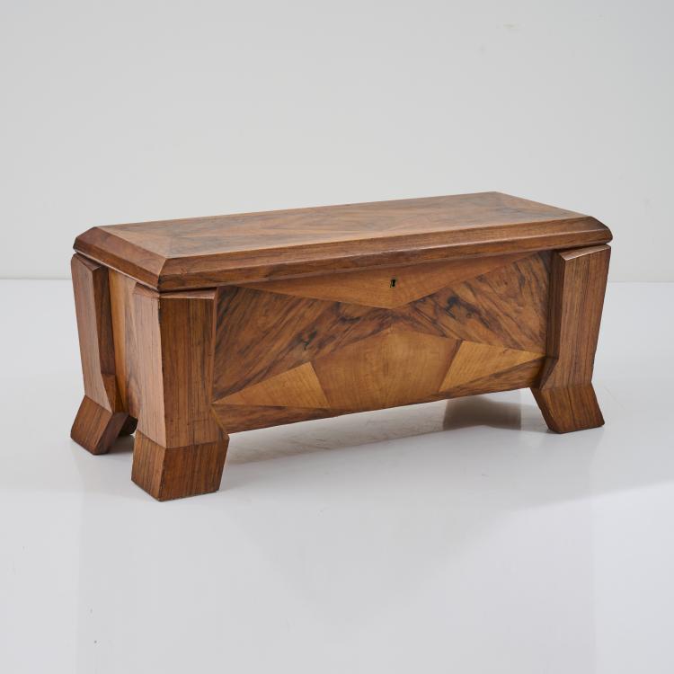 Bild 1 zu Objekt, Truhe 'Tschechischer Kubismus', um 1915, Tschechien, 172A 32