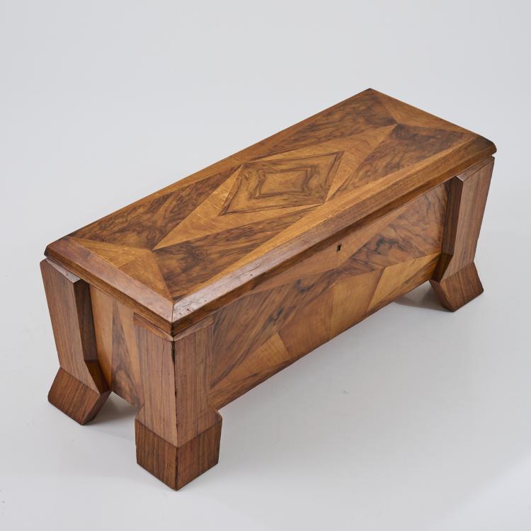 Bild 3 zu Objekt, Truhe 'Tschechischer Kubismus', um 1915, Tschechien, 172A 32