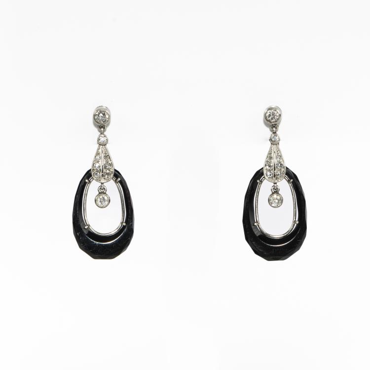 Hauptbild zu Objekt, Pair of Art Deco onyx earrings, c. 1925, 172E 670
