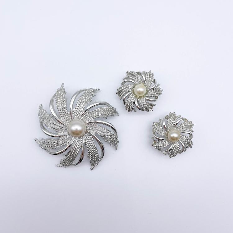 Hauptbild zu Objekt, Two-piece Vintage jewelry set, Coventry, Sarah, 172E 779