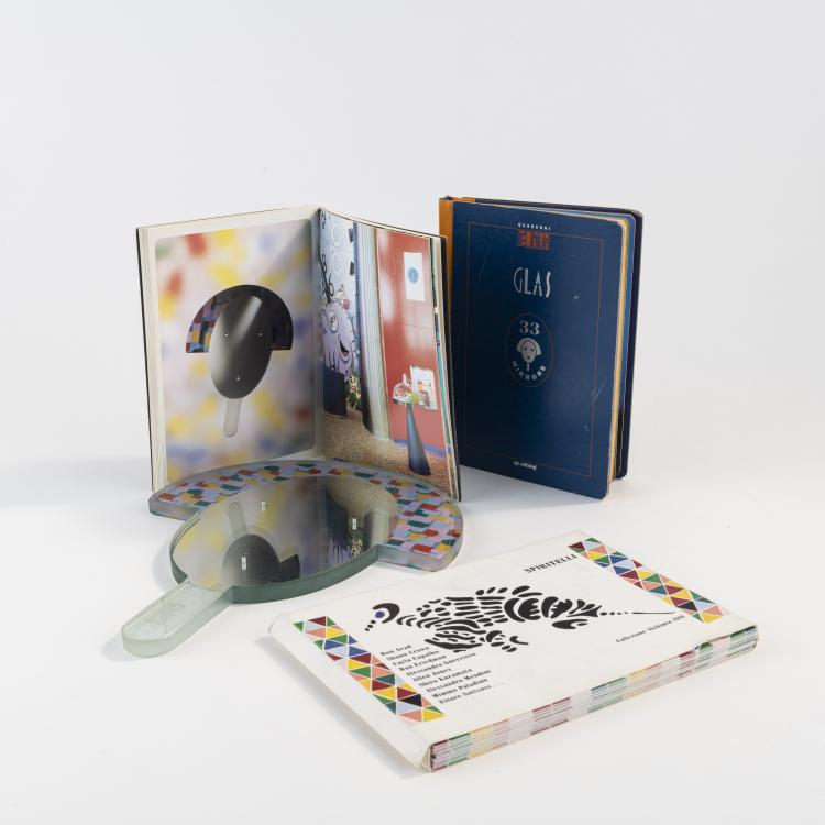 Hauptbild zu Objekt, Hand mirror from the '33 Mirrors' series, 1993, Alessandro Mendini, Glas, Marcherio, 173A 84