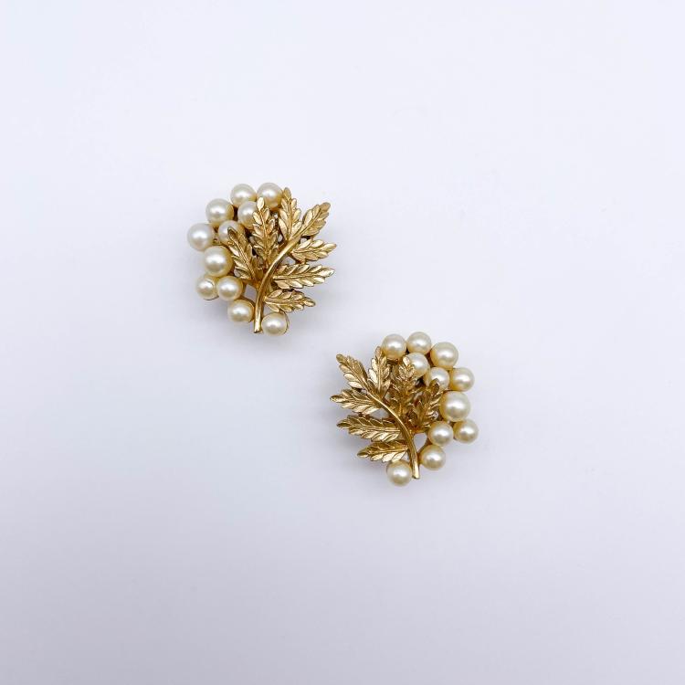 Hauptbild zu Objekt, Pair of Vintage clip earrings, Trifari, 172E 883