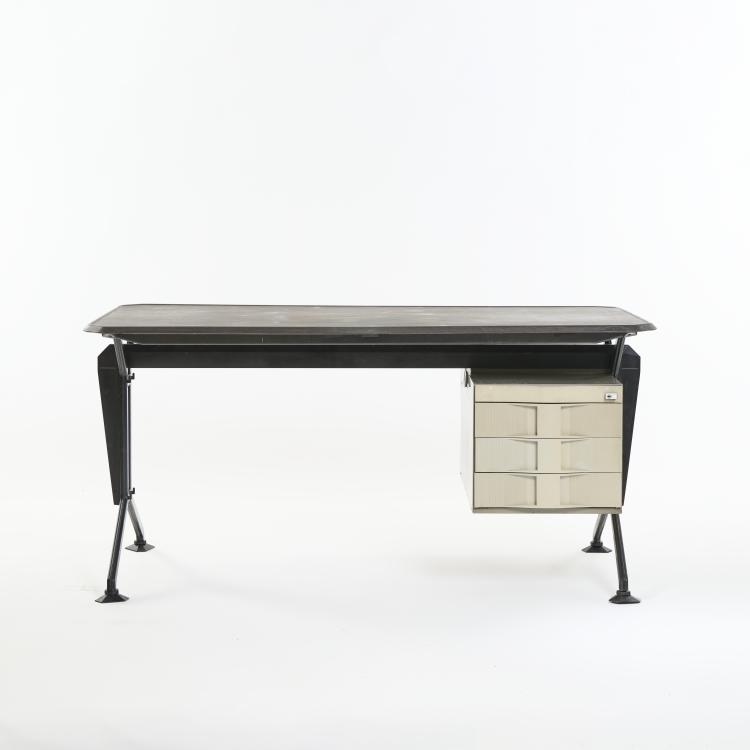 Hauptbild zu Objekt, Schreibtisch 'Arco' mit Klemmleuchte und Papierkorb, 1963, Studio B.B.P.R.,Gian Luigi Banfi,Ludovico Barbiano di Belgiojoso,Enrico Peressutti,Ernesto Nathan Rogers, Olivetti, Ivrea, 173A 131
