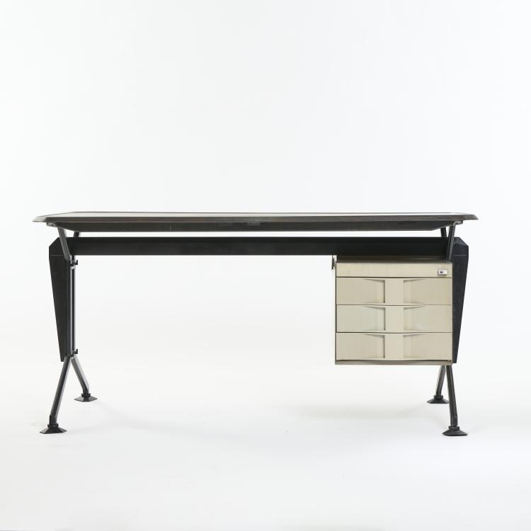 Bild 2 zu Objekt, Schreibtisch 'Arco' mit Klemmleuchte und Papierkorb, 1963, Studio B.B.P.R.,Gian Luigi Banfi,Ludovico Barbiano di Belgiojoso,Enrico Peressutti,Ernesto Nathan Rogers, Olivetti, Ivrea, 173A 131