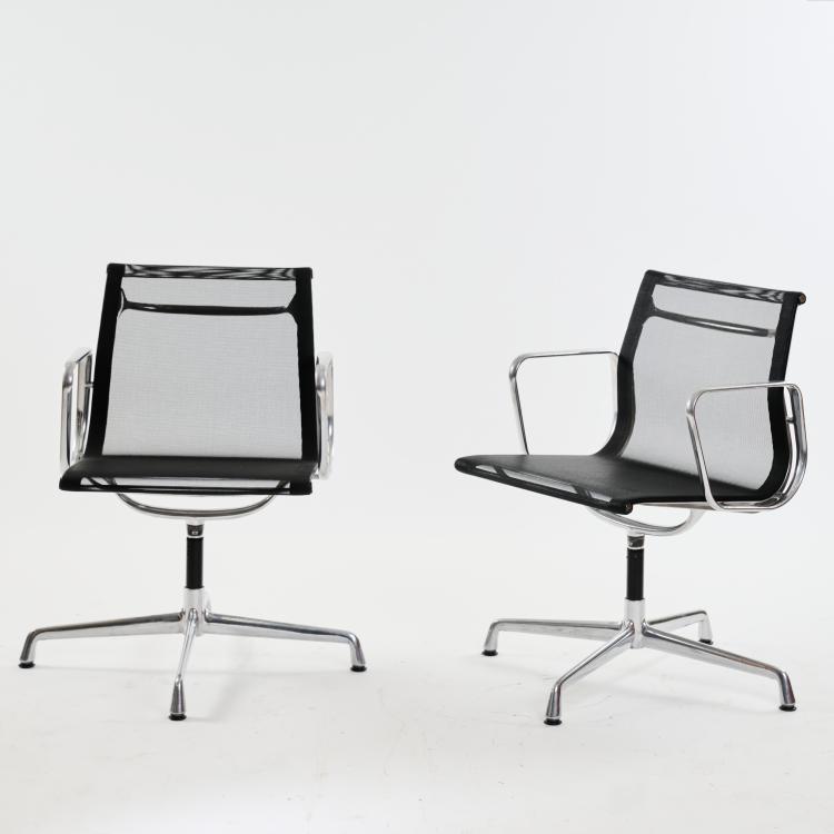 Hauptbild zu Objekt, Zwei St&uuml;hle 'Aluminum chair', 1958, Charles Eames,Ray Eames, ICF Cadsana, Mailand; Miller, Herman, Zeeland, 173B 371