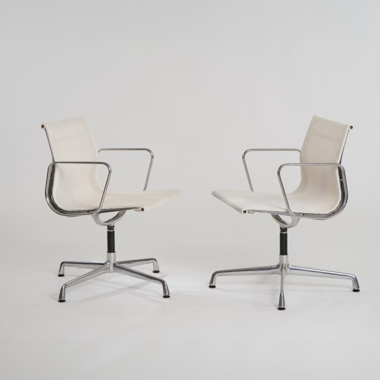 Hauptbild zu Objekt, Zwei St&uuml;hle 'Aluminum chair', 1958, ICF Cadsana, Mailand / Milan, 174B 628