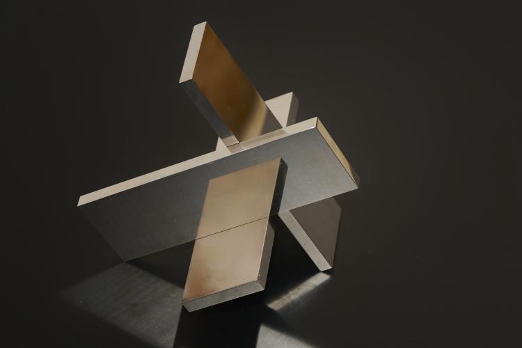 Bild 4 zu Objekt, Skulptur 'Konstruktion aus drei gleichen Platten', 1979, Max Bill, 173D 856