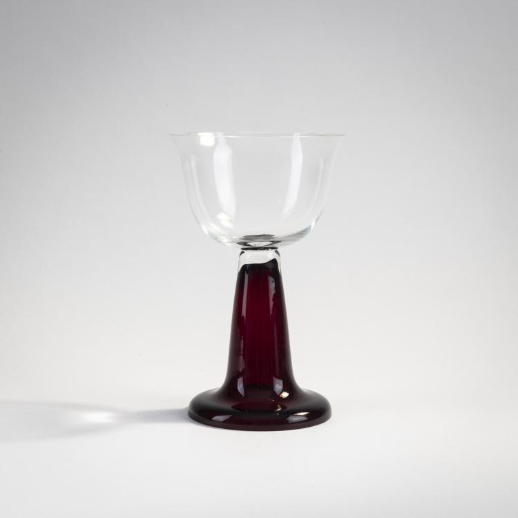 Bild 1 zu Objekt, White wine glass from the service for the dining room of the Behrens house in Darmstadt, 1901, Peter Behrens, Rheinische Glash&uuml;tten, K&ouml;ln-Ehrenfeld, 174A 248