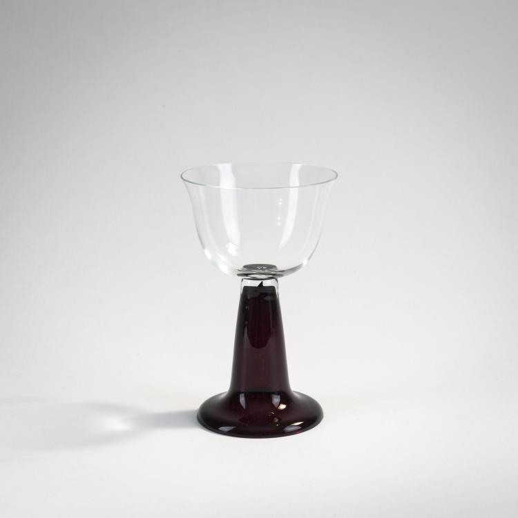 Bild 1 zu Objekt, Wei&szlig;weinglas aus dem Service f&uuml;r das Speisezimmer des Hauses Behrens in Darmstadt, 1901, Peter Behrens, Rheinische Glash&uuml;tten, K&ouml;ln-Ehrenfeld, 174A 249