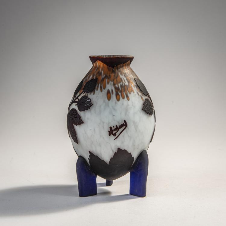 Bild 1 zu Objekt, Vase mit drei F&uuml;&szlig;en, 1923-25, L&ouml;tz Wwe., Klosterm&uuml;hle, 174A 225