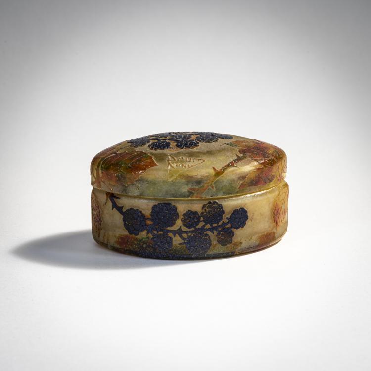 Hauptbild zu Objekt, Dose 'M&ucirc;res en automne', um 1910, Daum Fr&egrave;res, Nancy, 174A 80